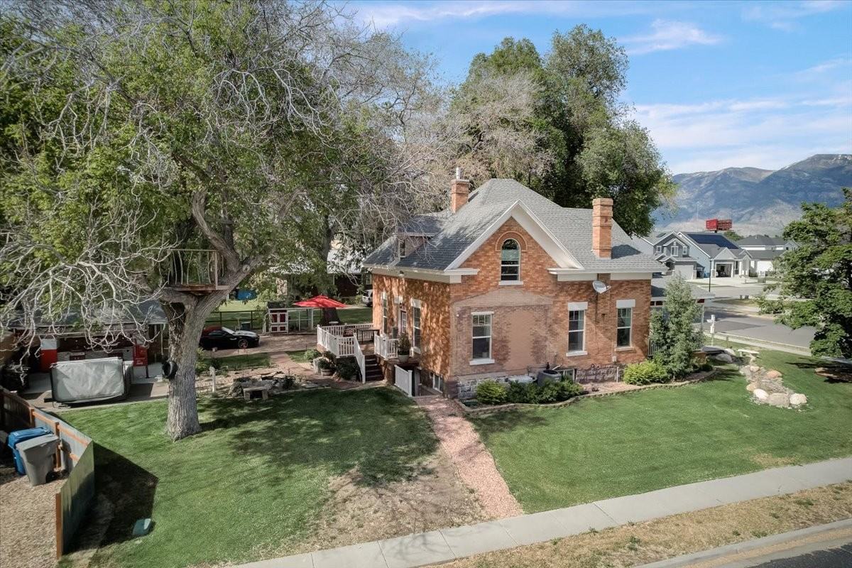 362 S Storrs Ave - Photo 2 of 20