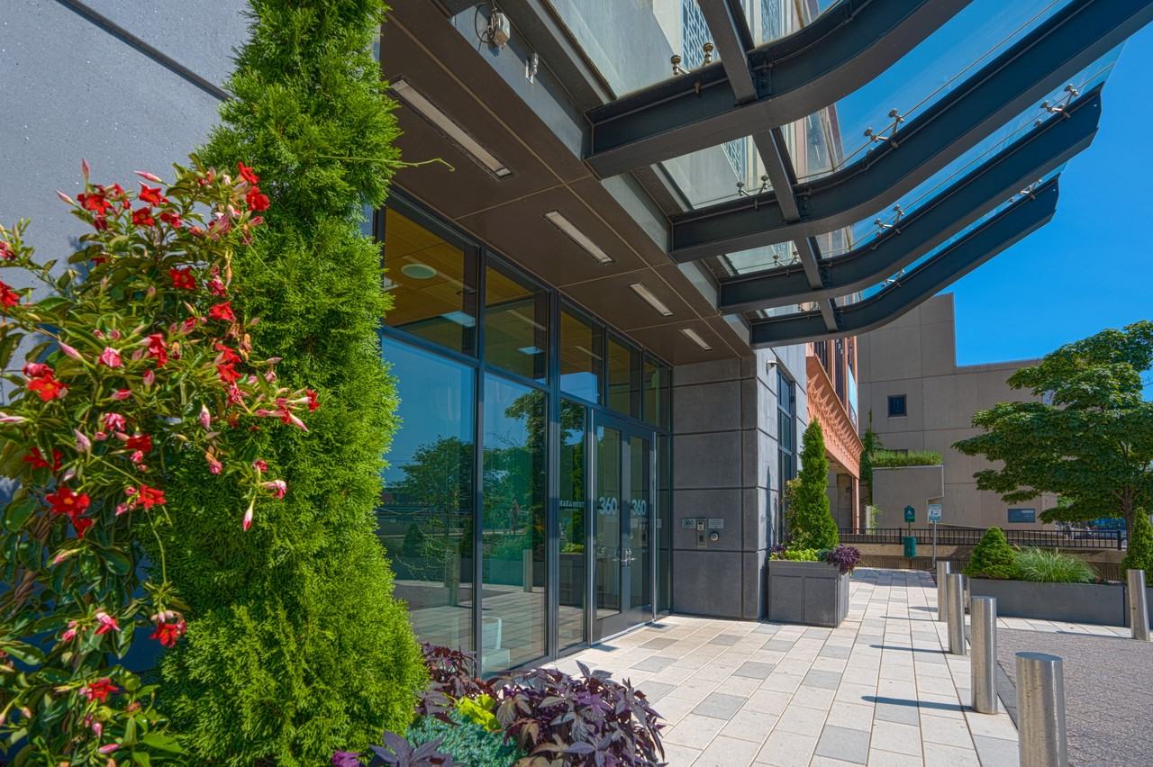 360 State - Photo 6 of 37