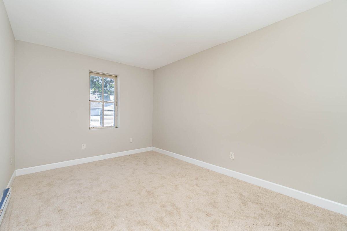 58 Breckenridge St - Photo 3 of 14