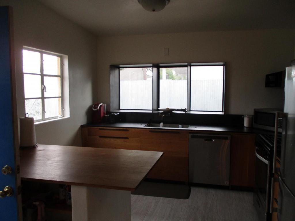 812 South 8th Avenue - Photo 2 of 8