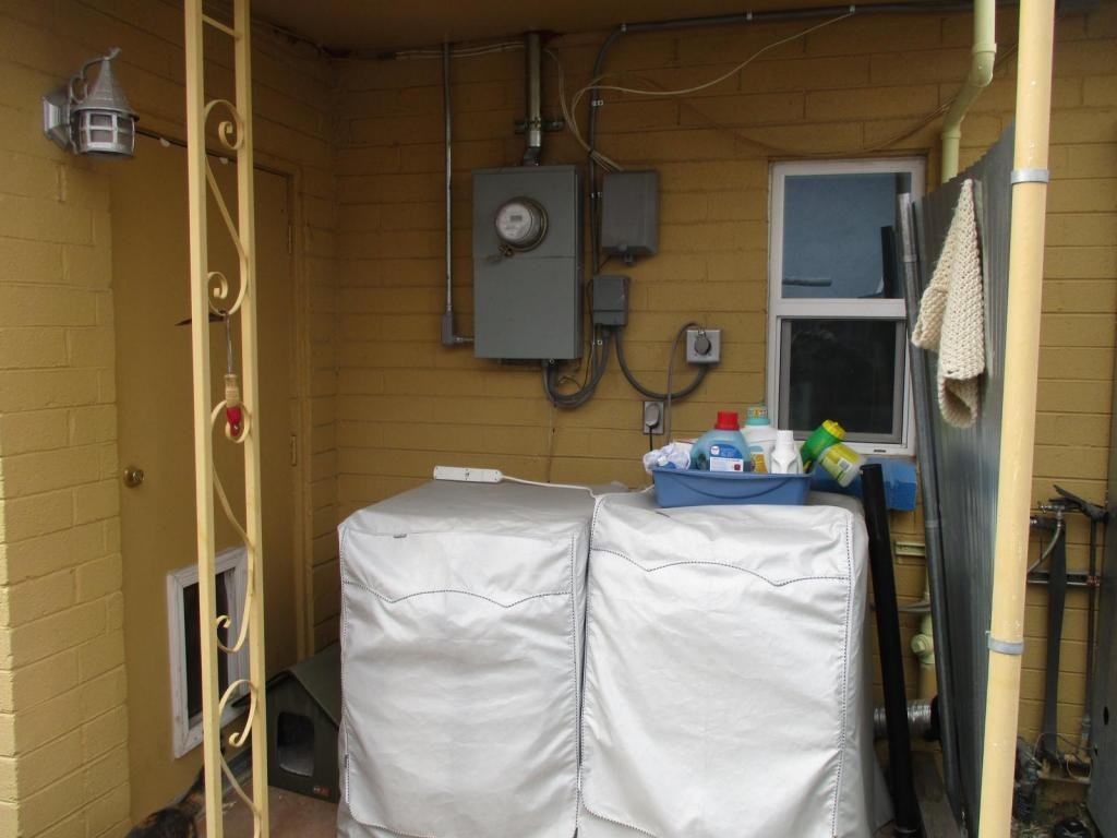 812 South 8th Avenue - Photo 3 of 8