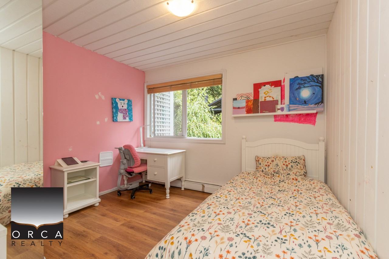 3841 Bayridge Ave - Photo 3 of 41