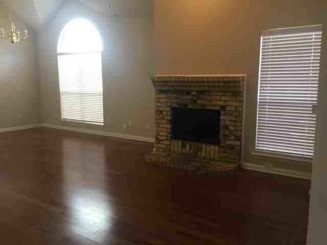 1415 Springwood Dr - Photo 2 of 15