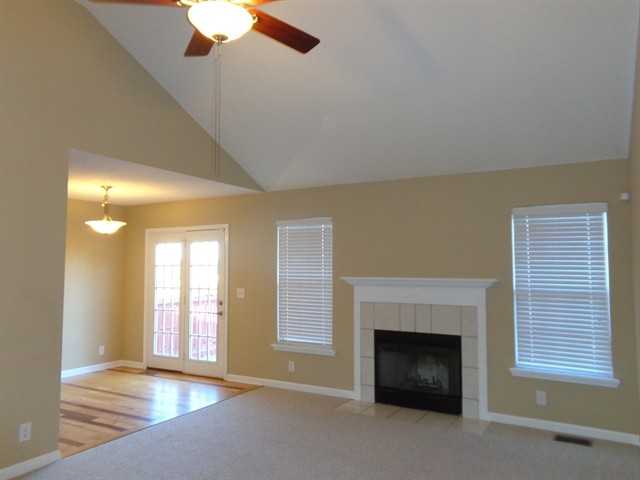 3881 MacKenzie Dr - Photo 2 of 14