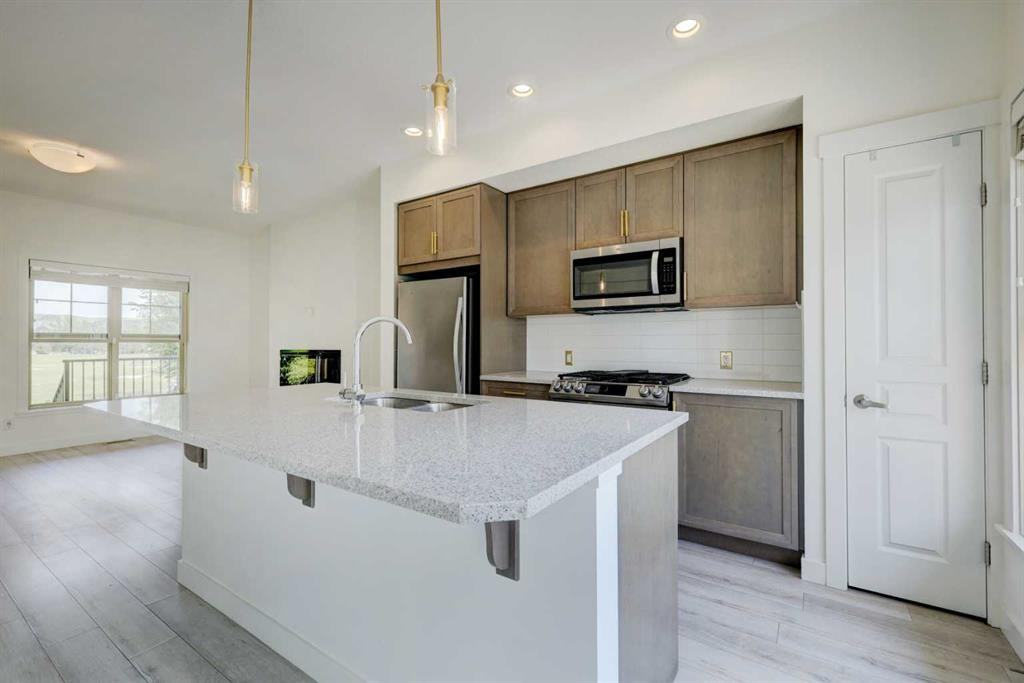 1904 32 Horseshoe Crescent #1904 - Photo 3 of 26