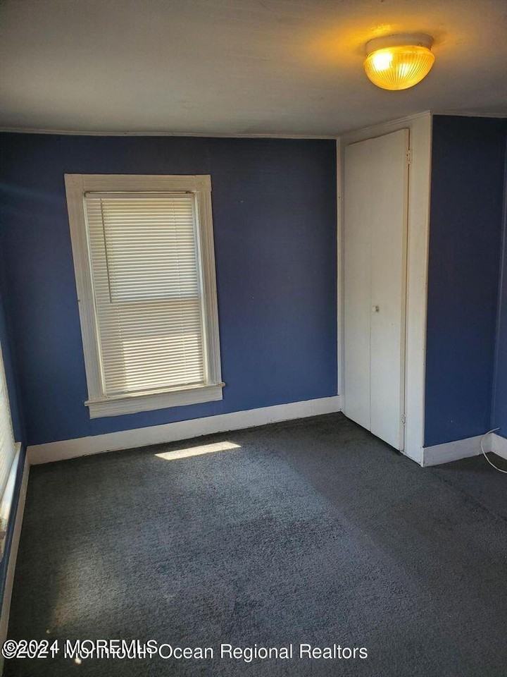 12 Warren Street - Photo 3 of 3