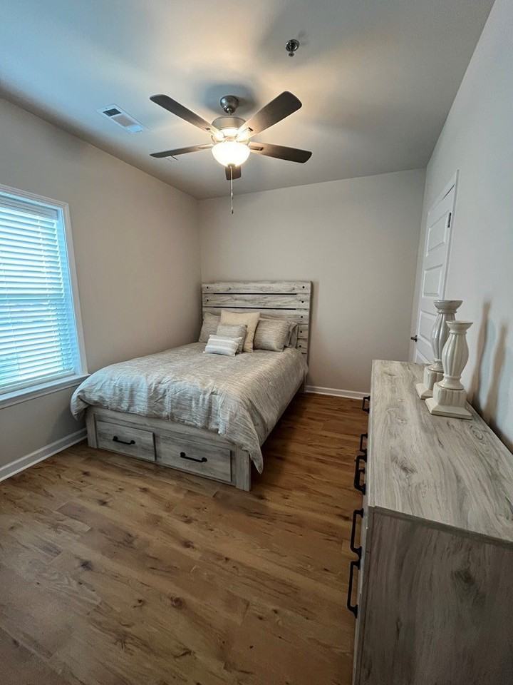 501 E Elm St - Photo 4 of 7