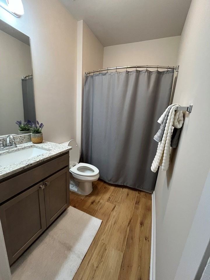 501 E Elm St - Photo 5 of 7