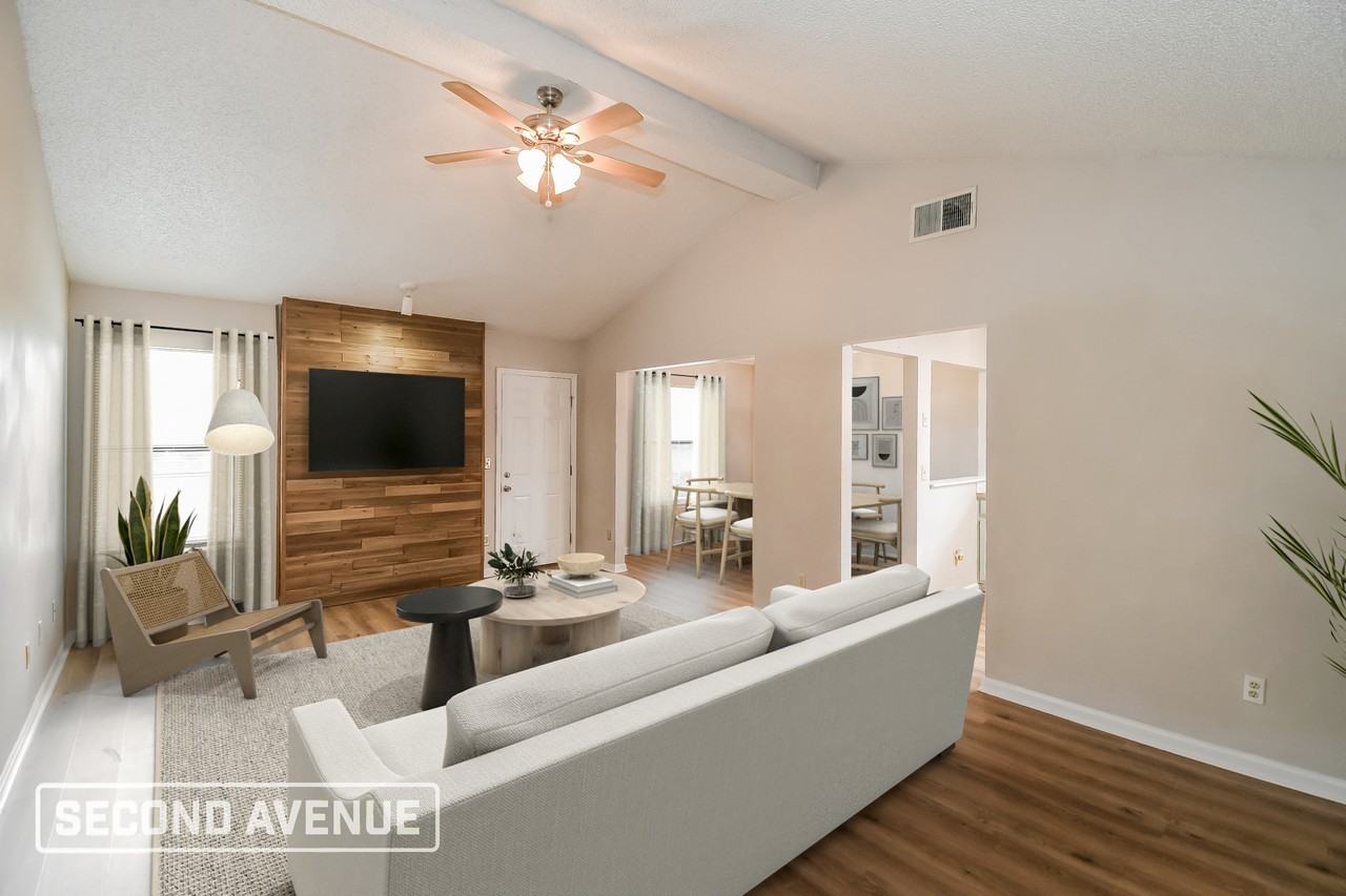 7945 Amandas Crossing Dr E - Photo 2 of 26