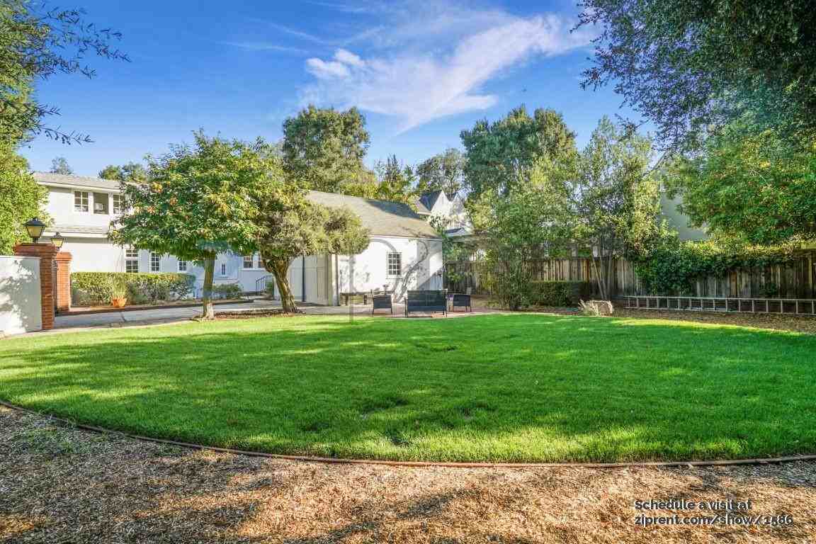685 Lowell Ave - Photo 3 of 25
