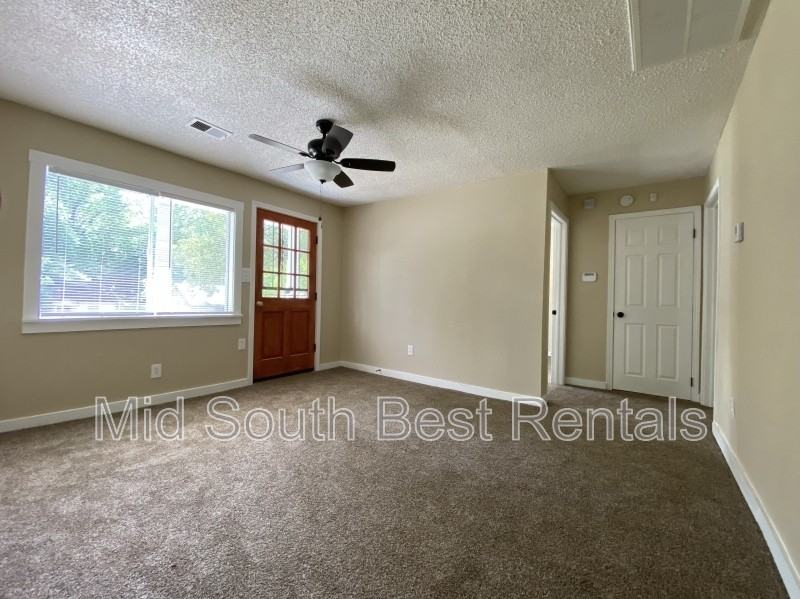 1236 E Alcy Rd - Photo 2 of 8