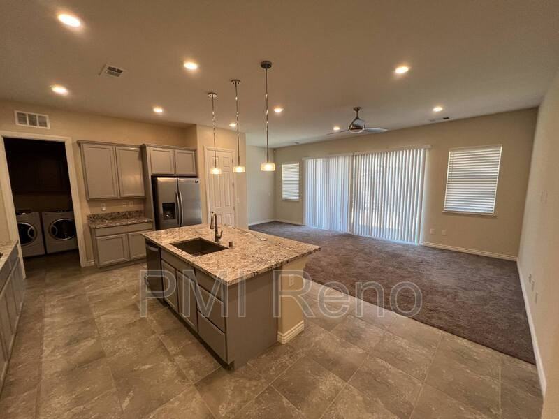 8378 Simsbury Dr - Photo 3 of 32