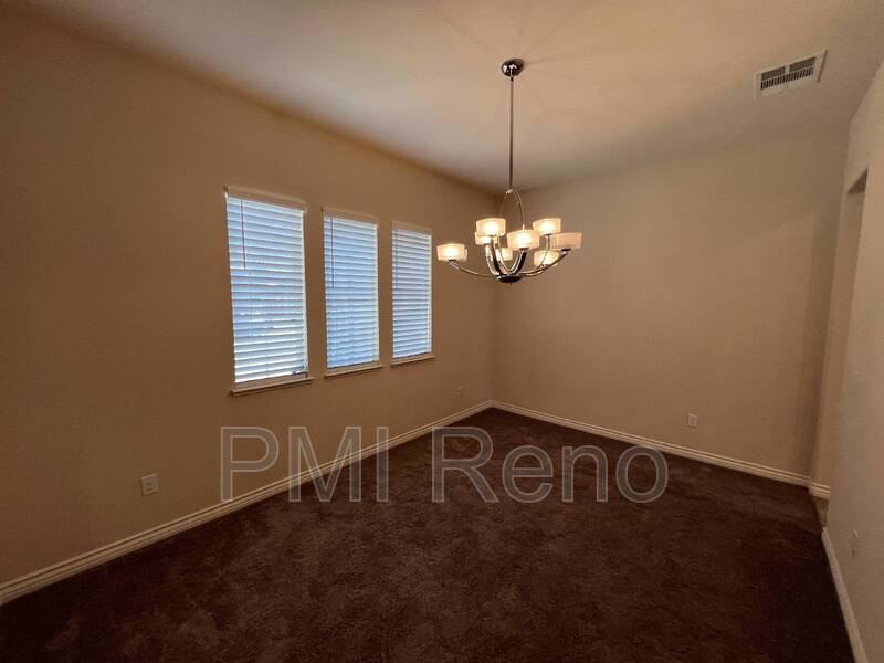 8378 Simsbury Dr - Photo 5 of 32