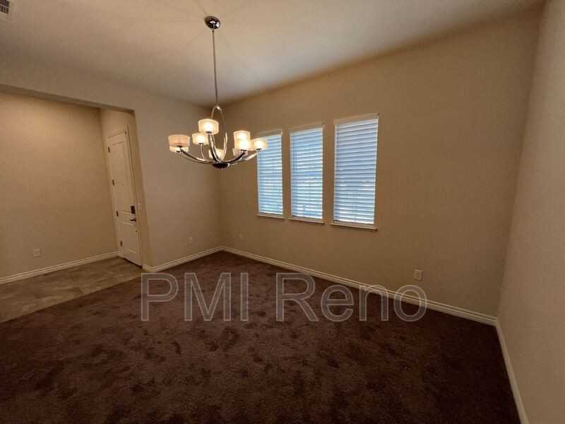 8378 Simsbury Dr - Photo 6 of 32