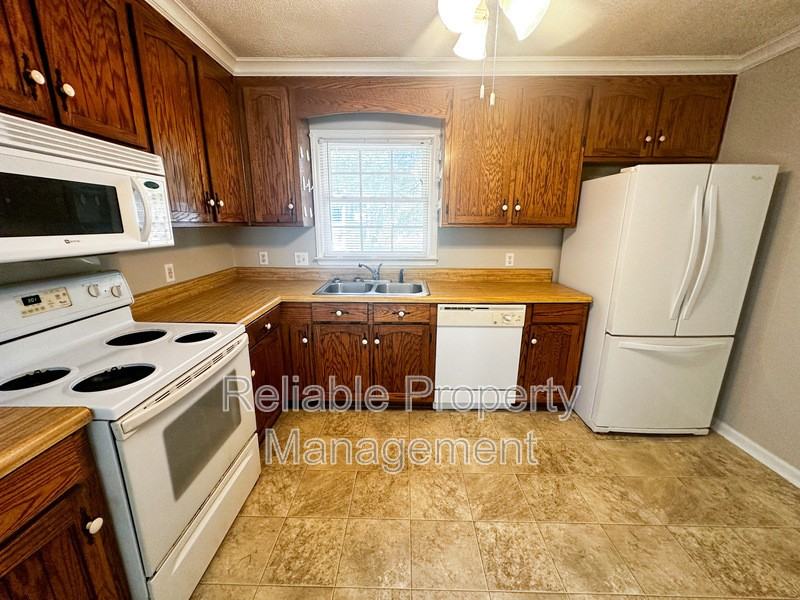 61 S Sussex Dr - Photo 3 of 14