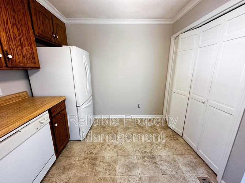 61 S Sussex Dr - Photo 4 of 14