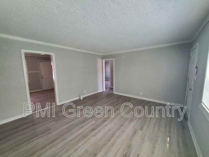 2125 E Seminole St - Photo 2 of 17