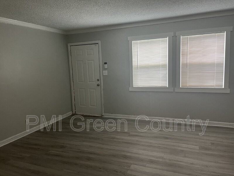 2125 E Seminole St - Photo 4 of 17