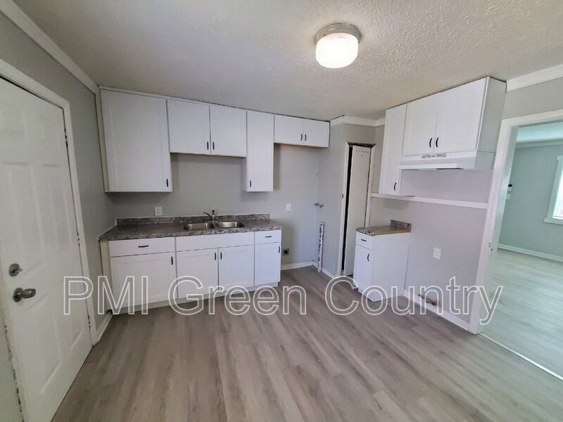 2125 E Seminole St - Photo 6 of 17