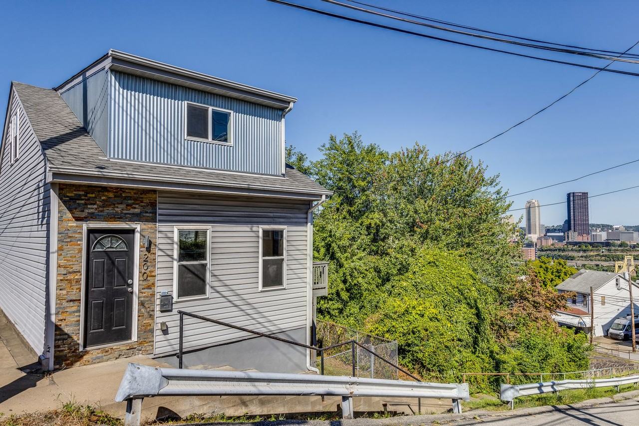 200 Saint Thomas St - Photo 7 of 45