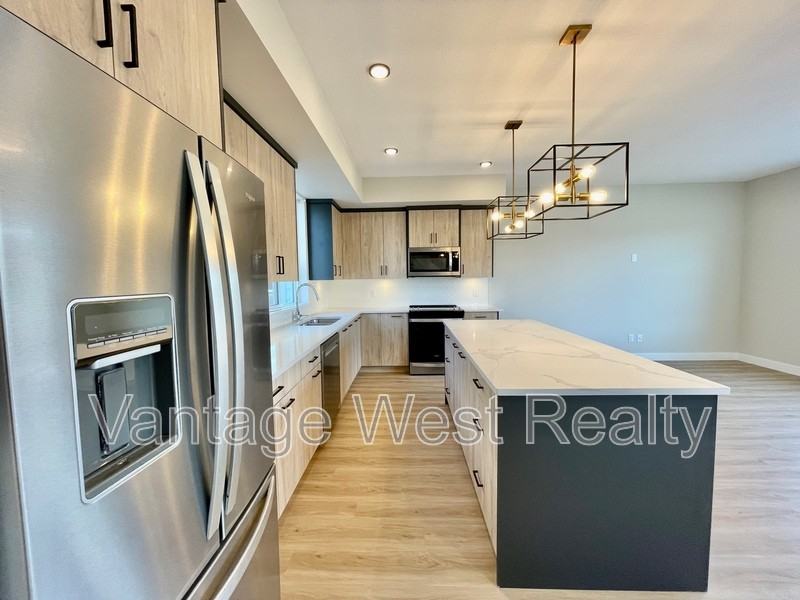 2701 South Gellatly Rd - Photo 4 of 30