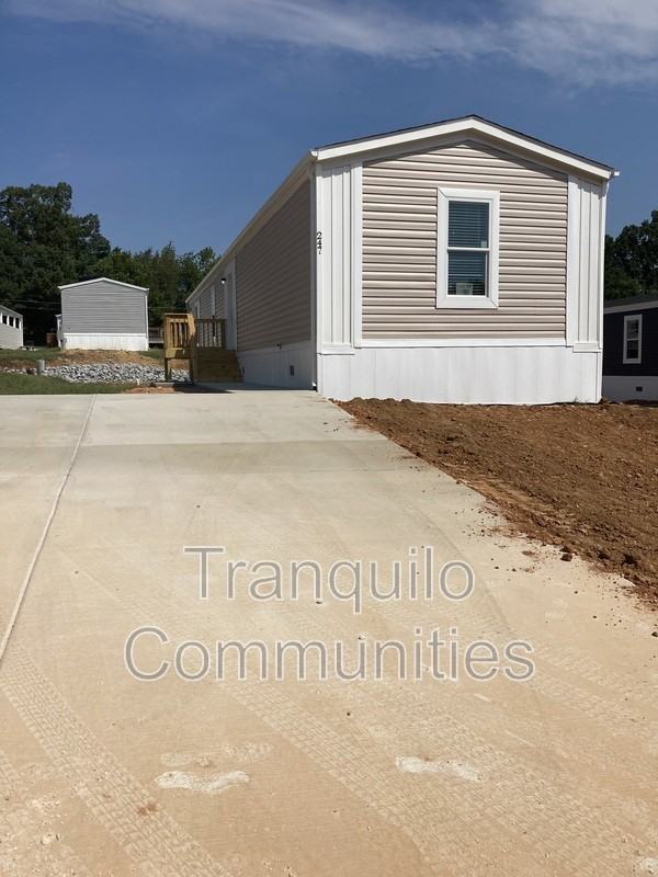 247 Caroline Ln - Photo 2 of 13