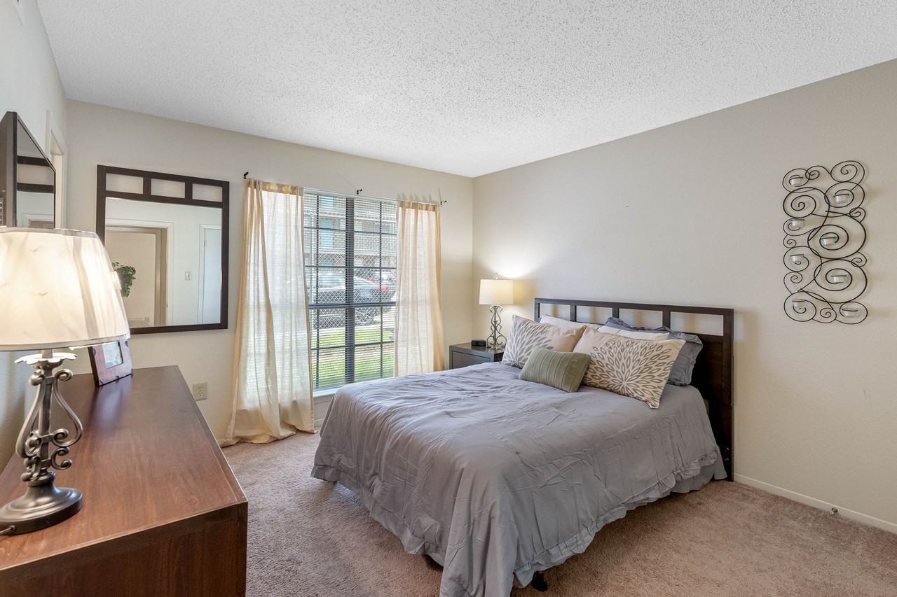 Park East Apartments - Photo 6 of 50