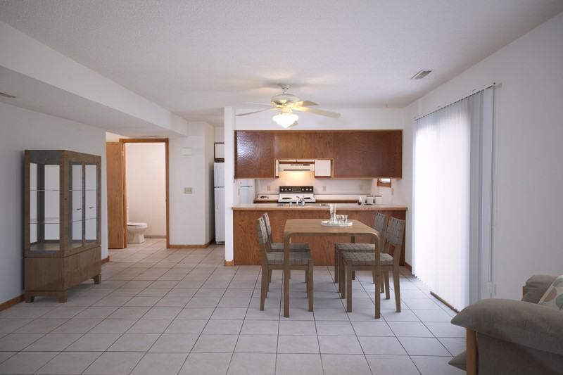 1414 Glenridge Dr - Photo 3 of 8