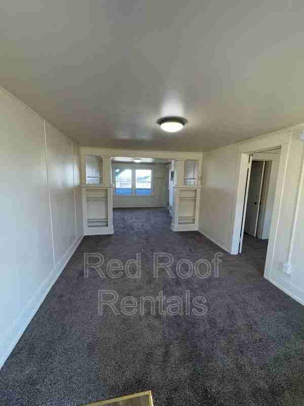 2531 Tacoma Ave S - Photo 2 of 11