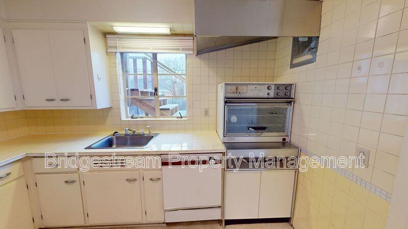 4009 S Dixie Dr - Photo 2 of 7