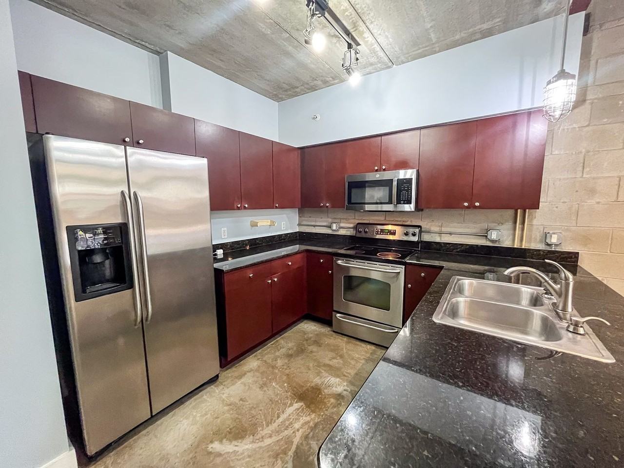 2515 Sw 35th Pl - Photo 7 of 30