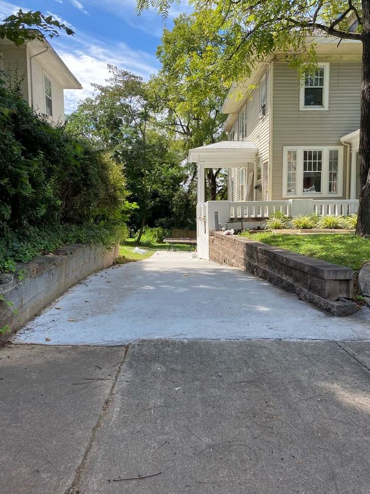 2209 Rivermont Avenue - Photo 4 of 43