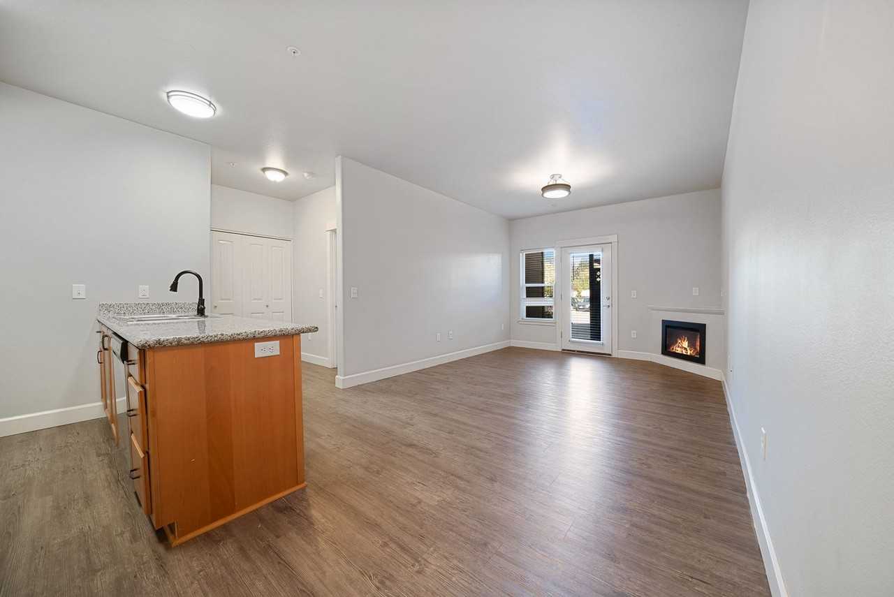 Webster Ridge Apartments - Photo 4 of 29