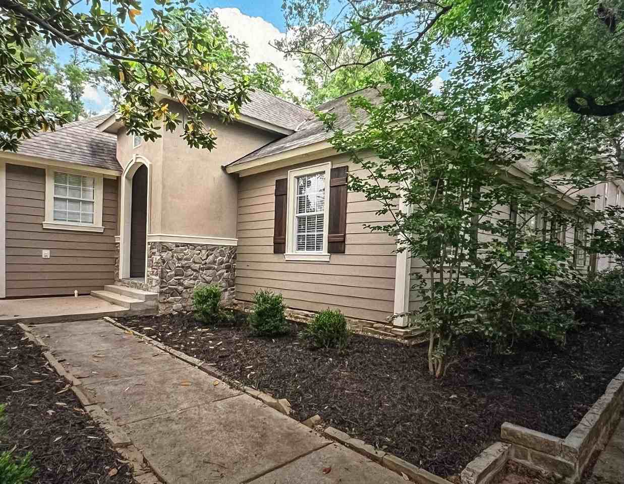 461 Slattery Blvd - Photo 3 of 21