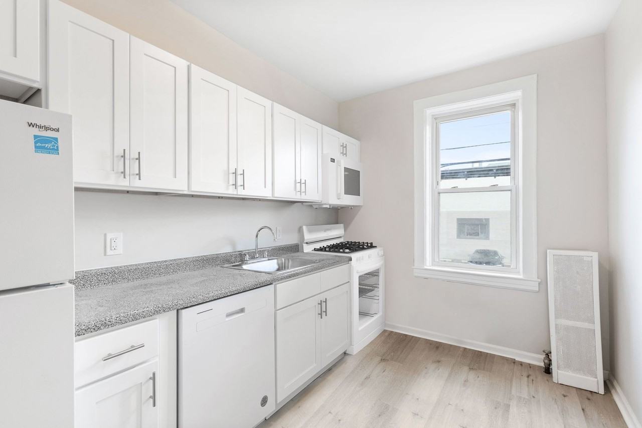 33 Franklin Place Apartments - Photo 2 of 7