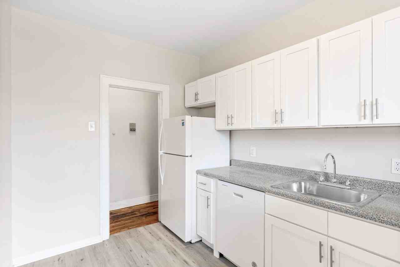 33 Franklin Place Apartments - Photo 4 of 7