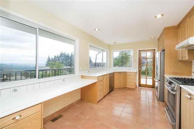 565 Saint Andrews Road - Photo 7 of 24