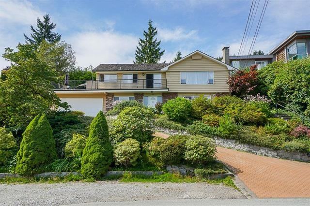 565 Saint Andrews Road - Photo 2 of 24