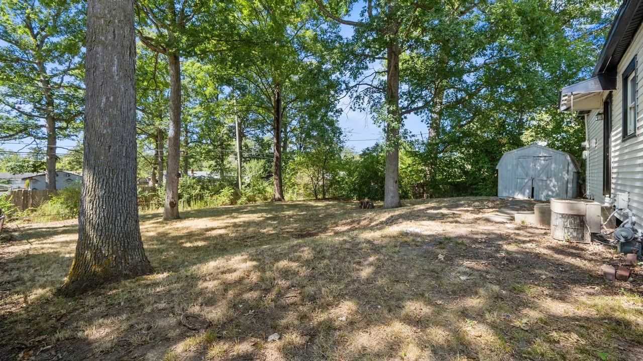 6122 Landsdowne Dr - Photo 3 of 42