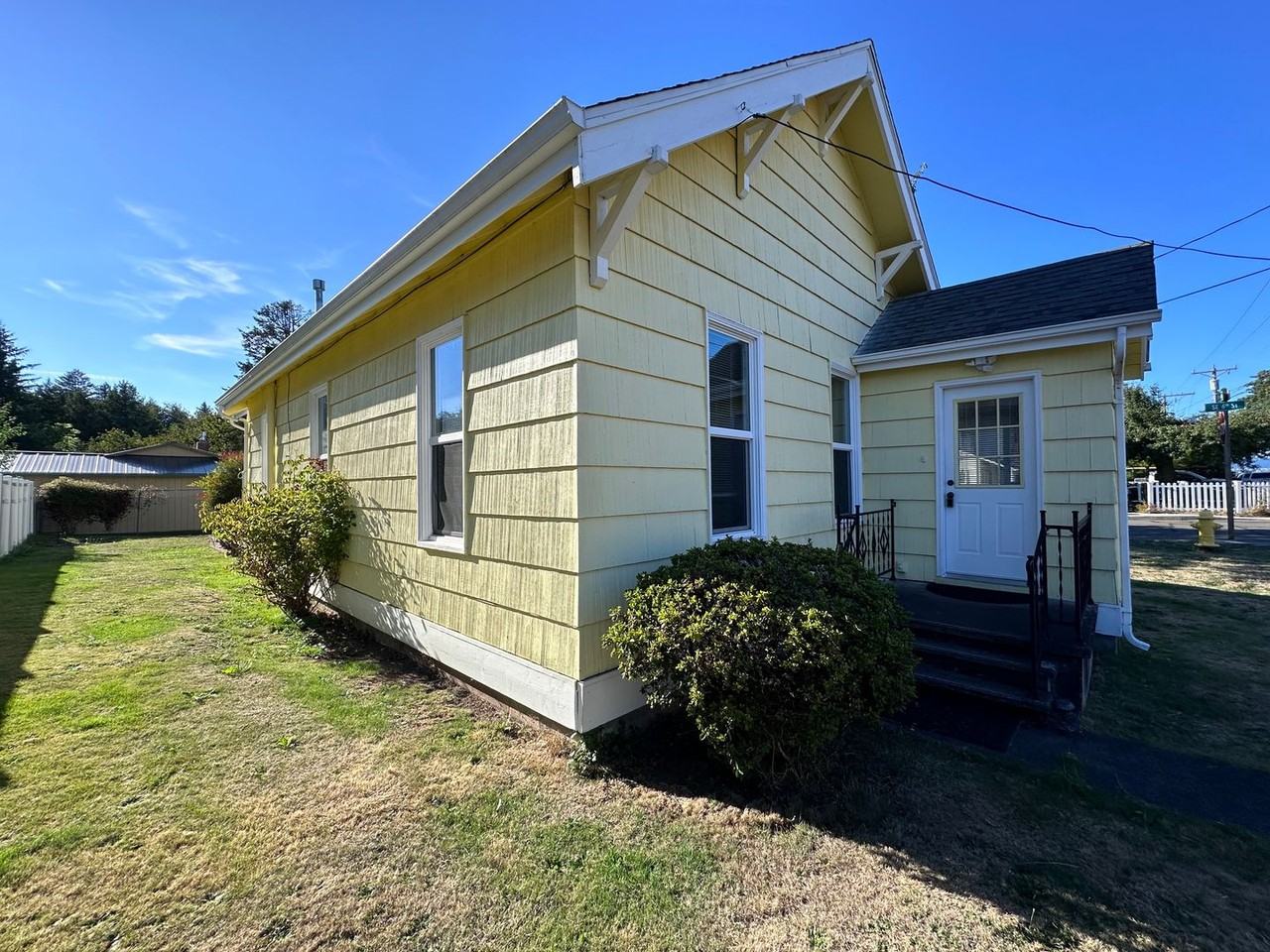 603 Se Harlow Ave - Photo 2 of 29