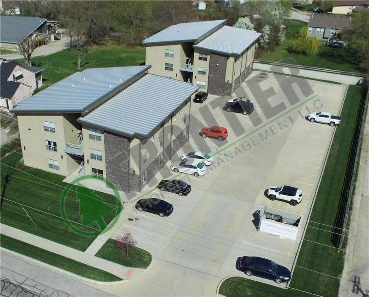 825 S Maguire St. - Photo 4 of 22