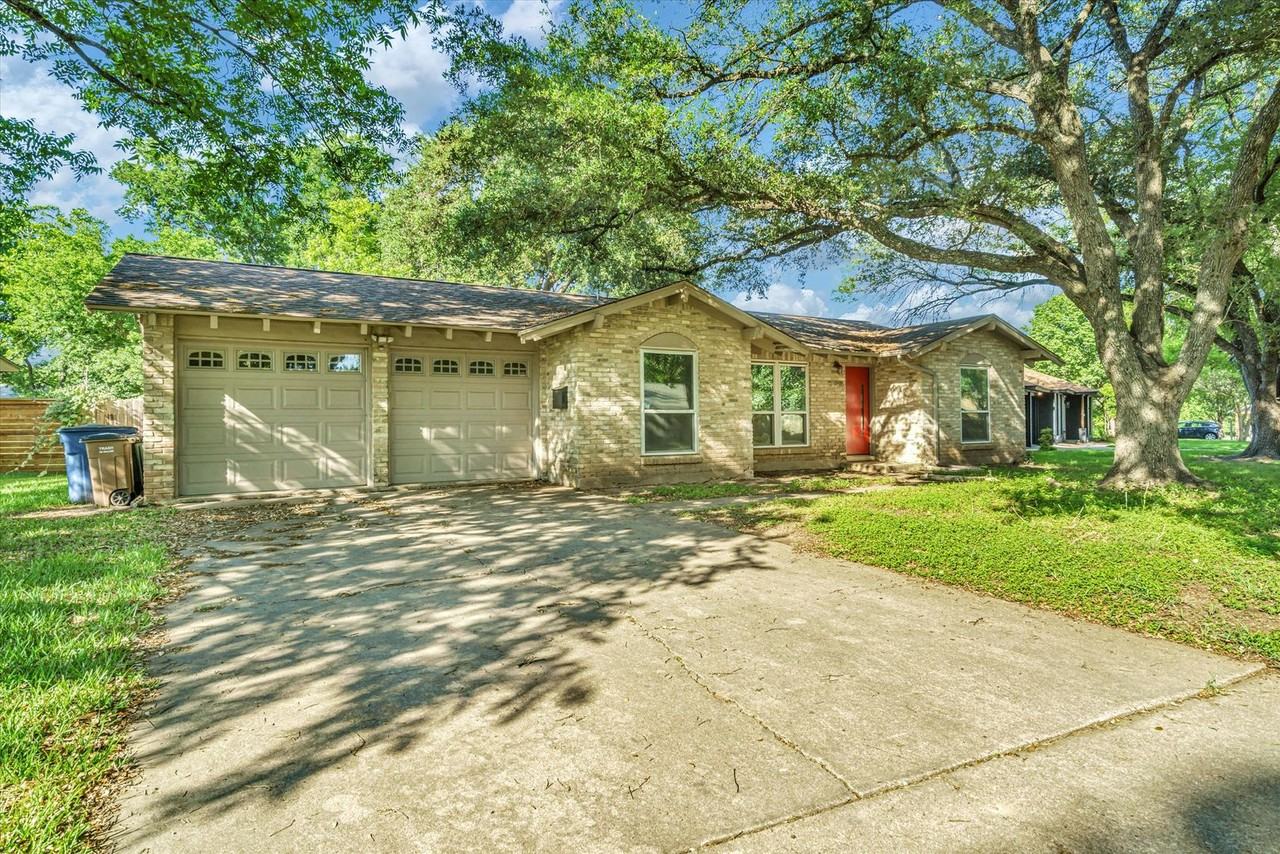 2308 Village Cir - Photo 2 of 21