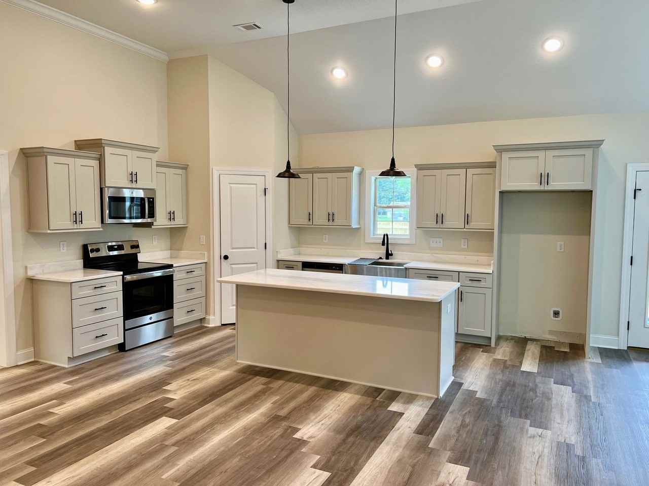 4801 Edgemont Dr - Photo 3 of 16