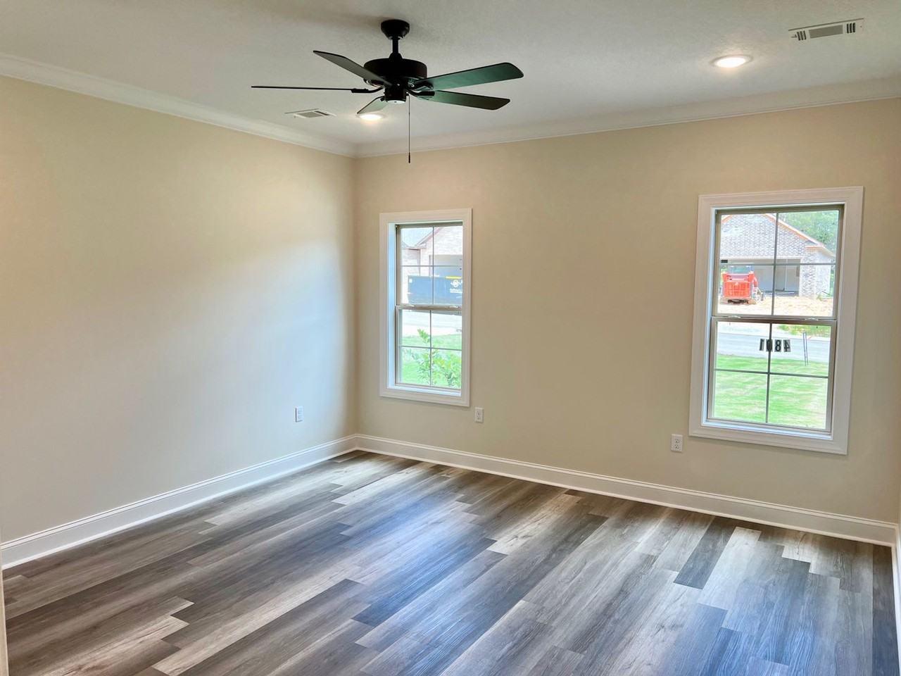 4801 Edgemont Dr - Photo 6 of 16