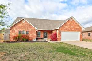featured image of 1605 Silver Oak Dr