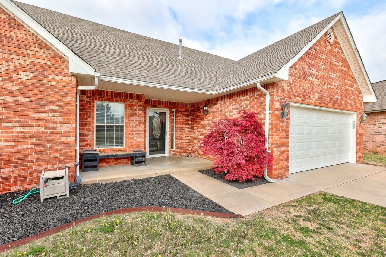 1605 Silver Oak Dr - Photo 2 of 46