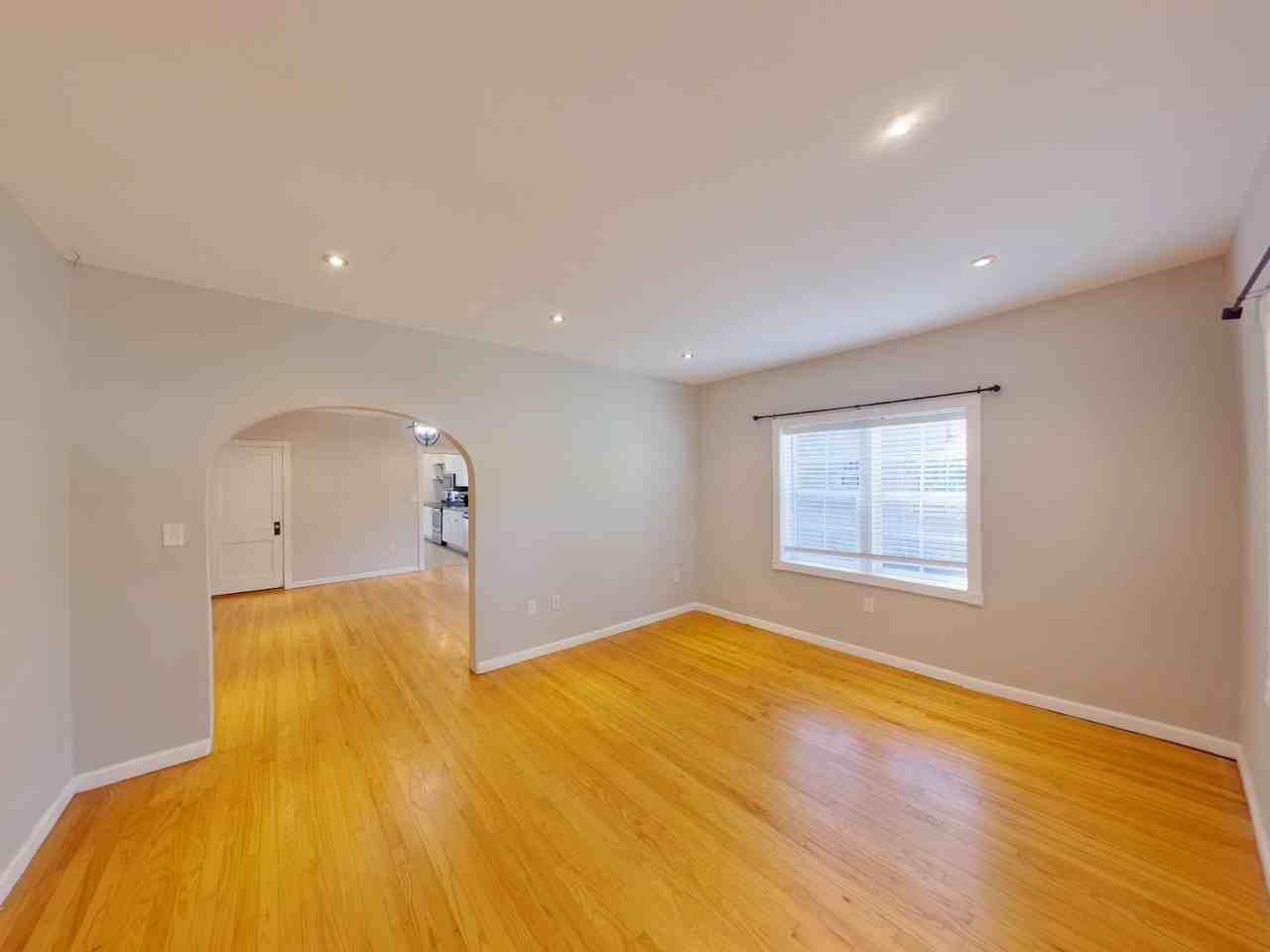 144 S Sedgwick St - Photo 3 of 11