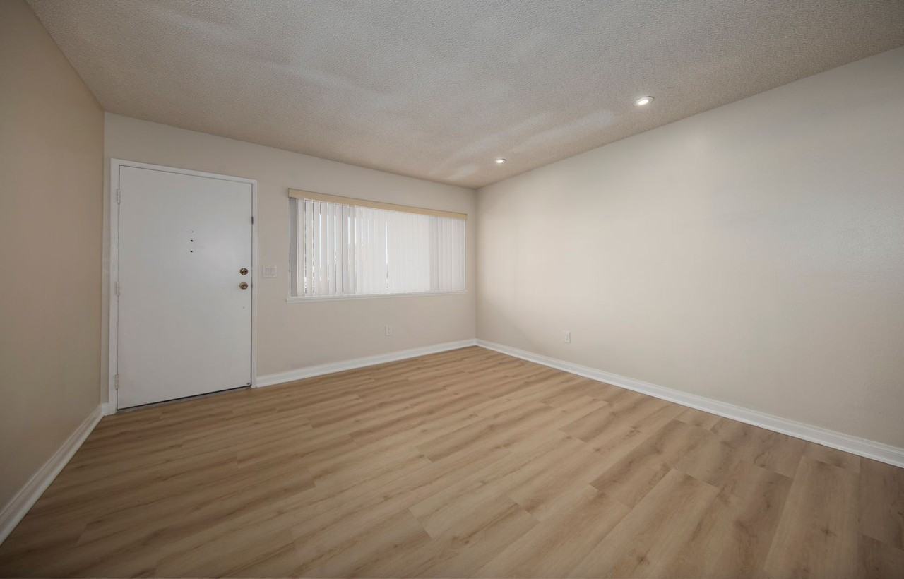 22757 Palm Ave #C - Photo 3 of 20