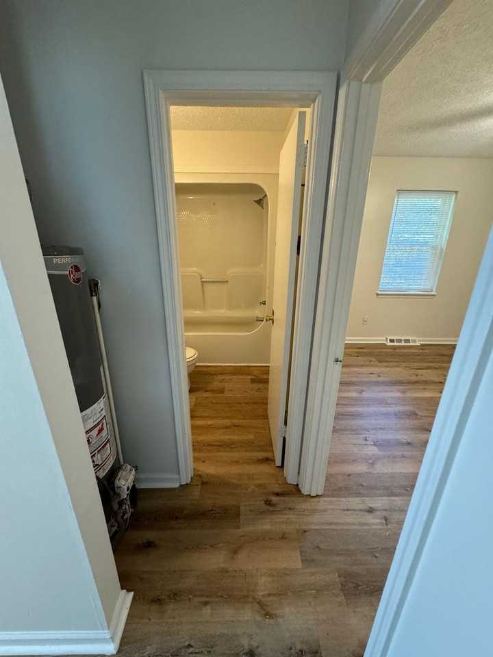 526 West 13th Street - Photo 6 of 12