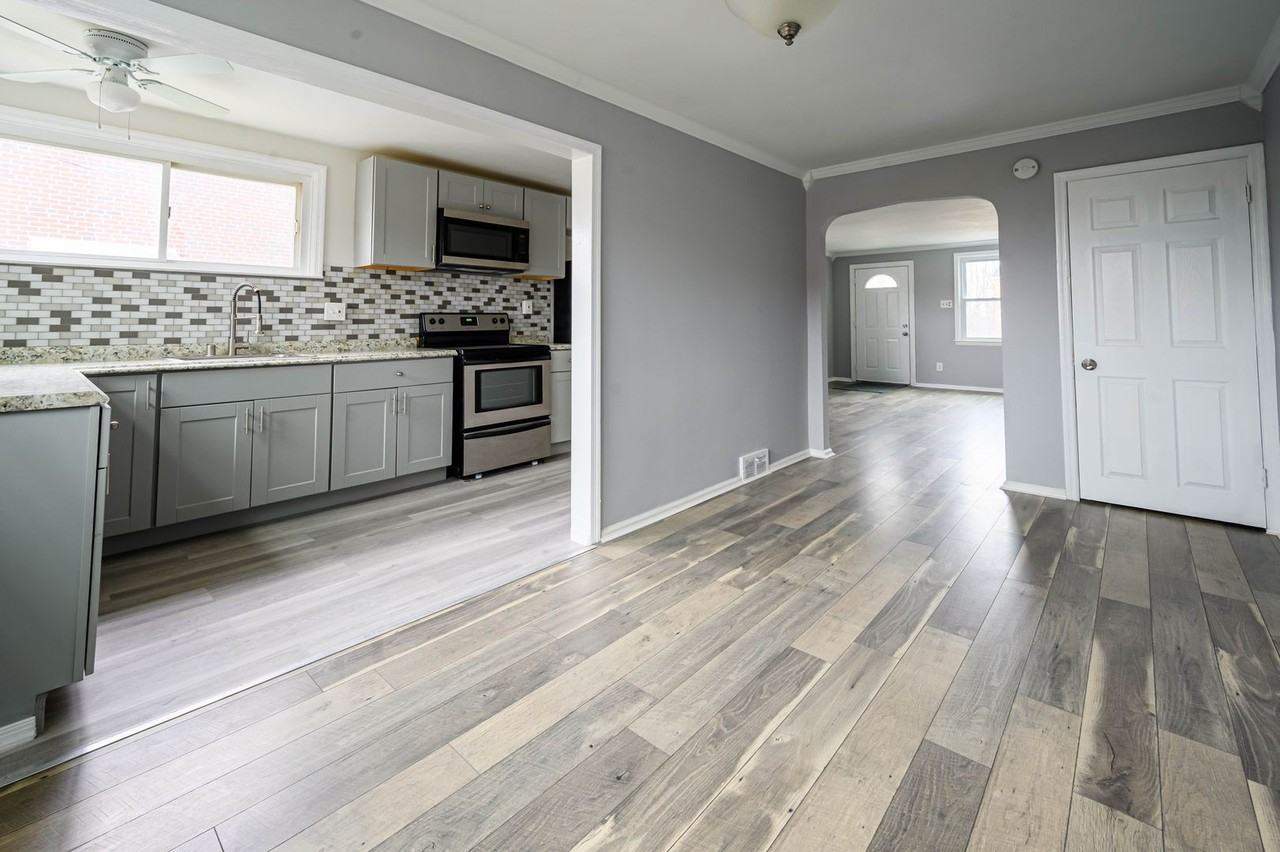 1019 Taylor Dr - Photo 3 of 24